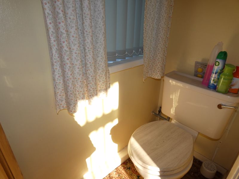 Separate W/C- click for photo gallery